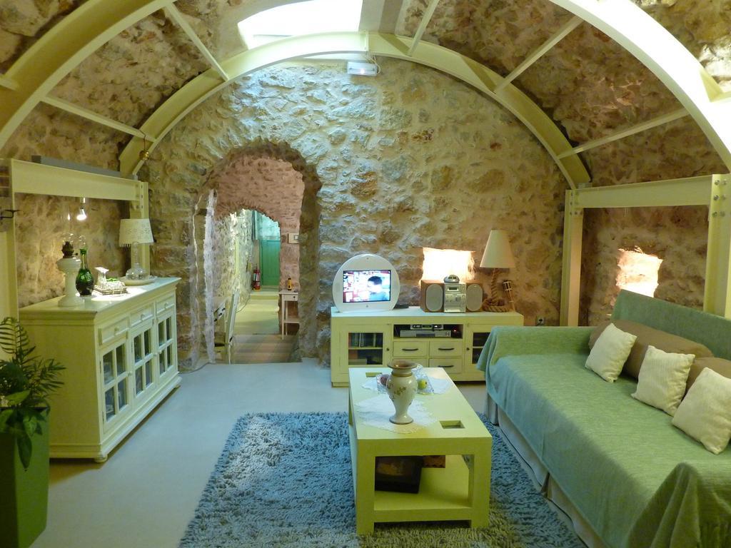 St. George Sykoussis Traditional Residence Agios Georgios Sykousis Quarto foto